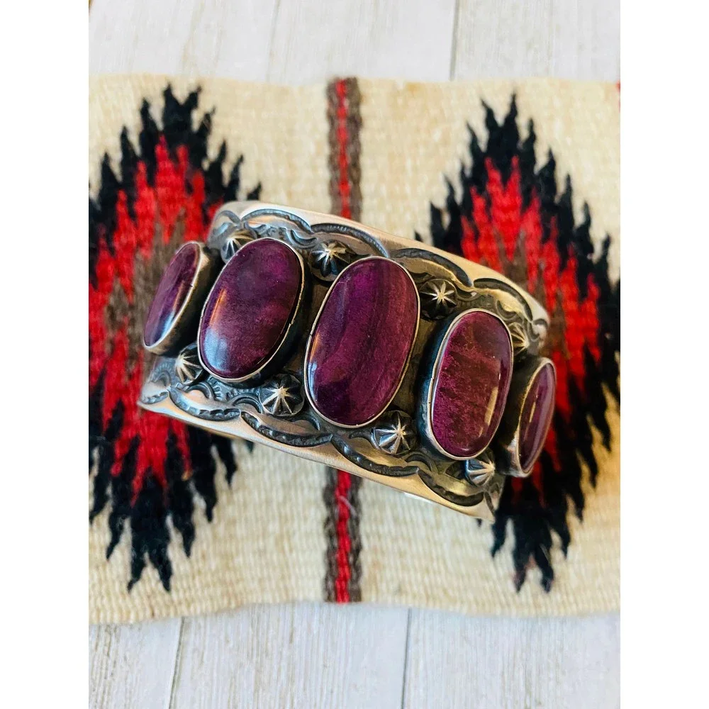 Stunning Navajo Sterling Silver & Purple Spiny Cuff Bracelet Signed - Picture 7 of 8